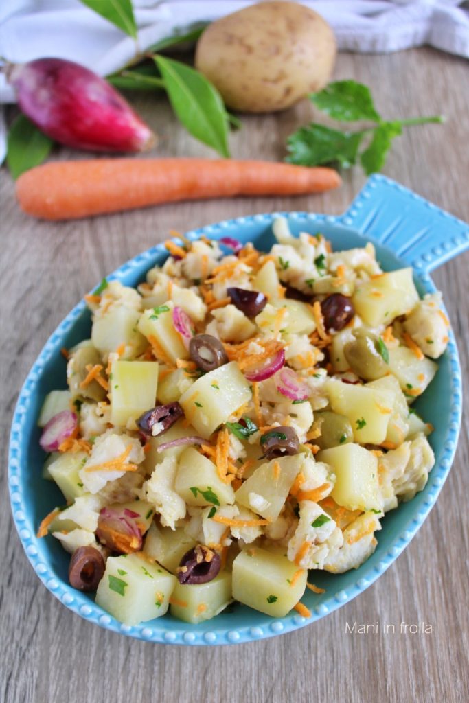 Merluza en ensalada con Patatas Zanahorias y Aceitunas