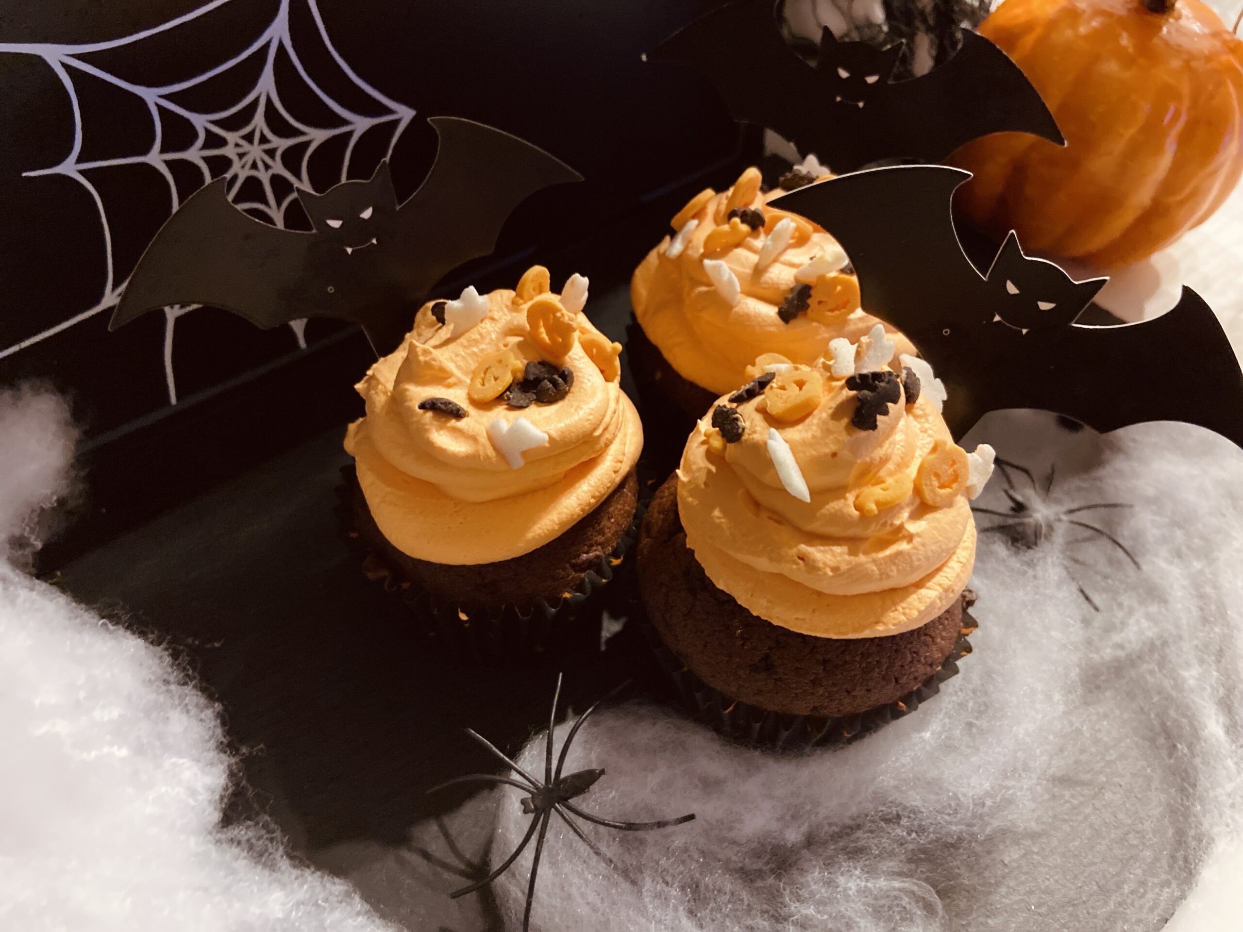 Muffins monstruosos de chocolate y calabaza