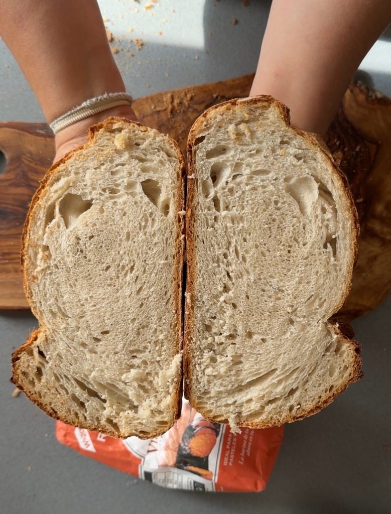 Pan de pueblo cortado