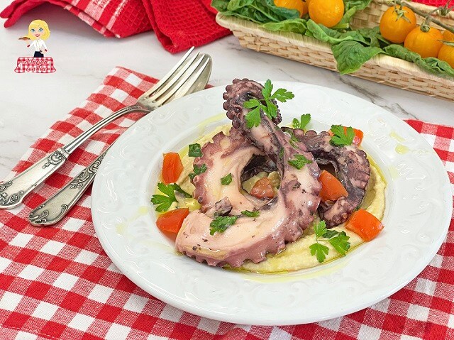 Pulpo a la Parrilla con Hummus