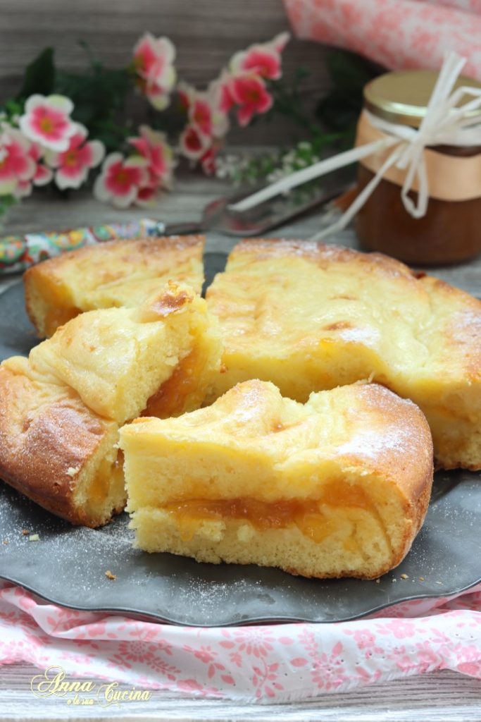 Tarta con mermelada de melocotón