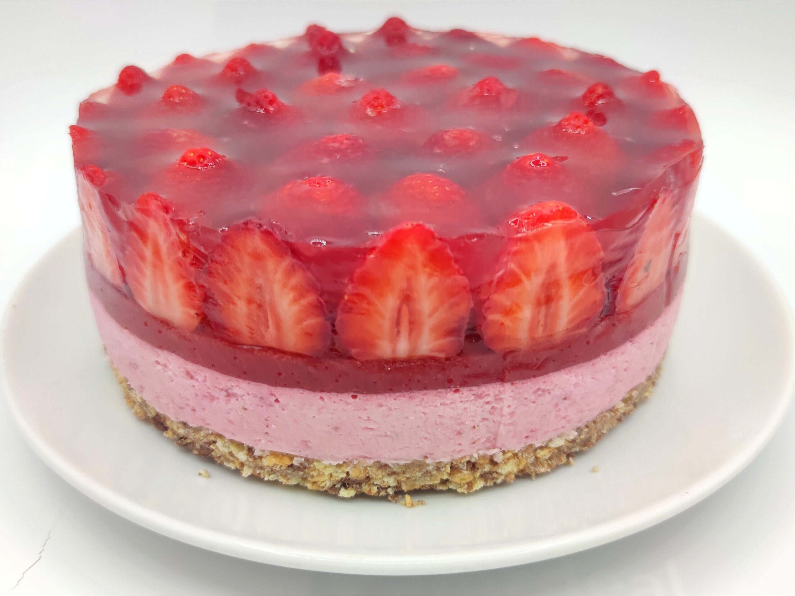 Tarta de queso con fresas y aspic 3D