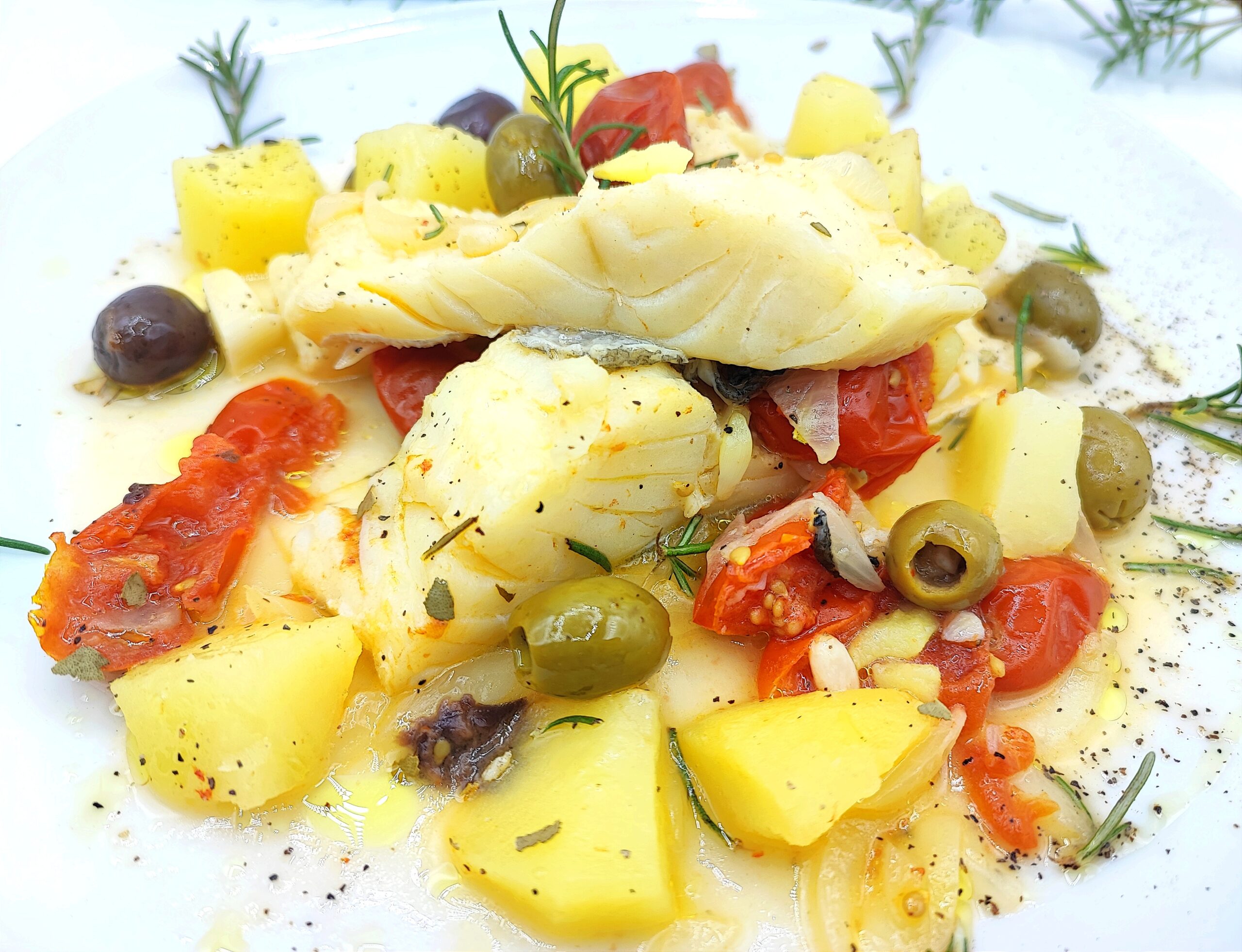 Bacalao con patatas y aceitunas