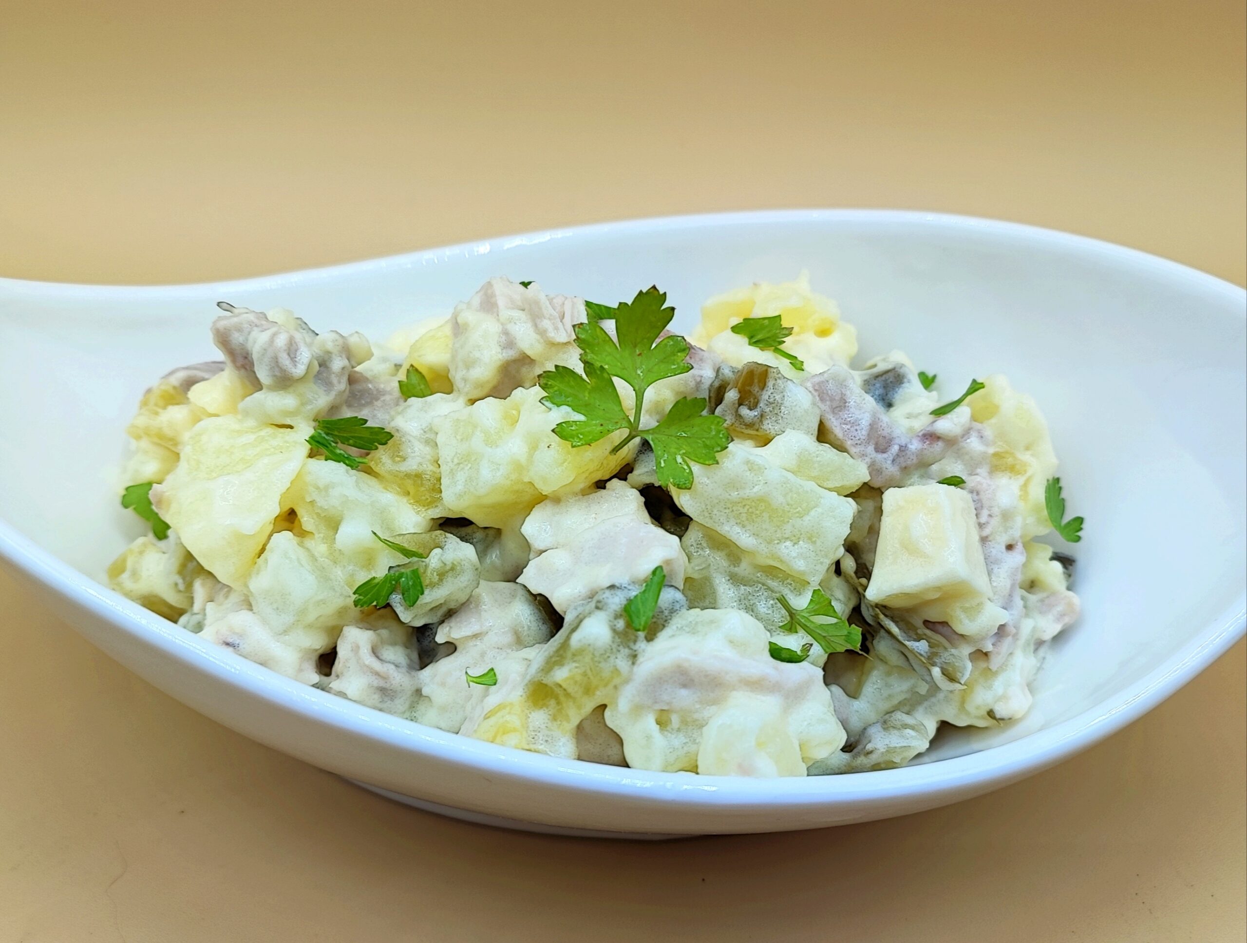 ensalada de patatas y pollo