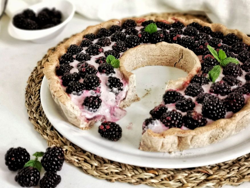 BIZCOCHO DE MASA QUEBRADA CON MORAS