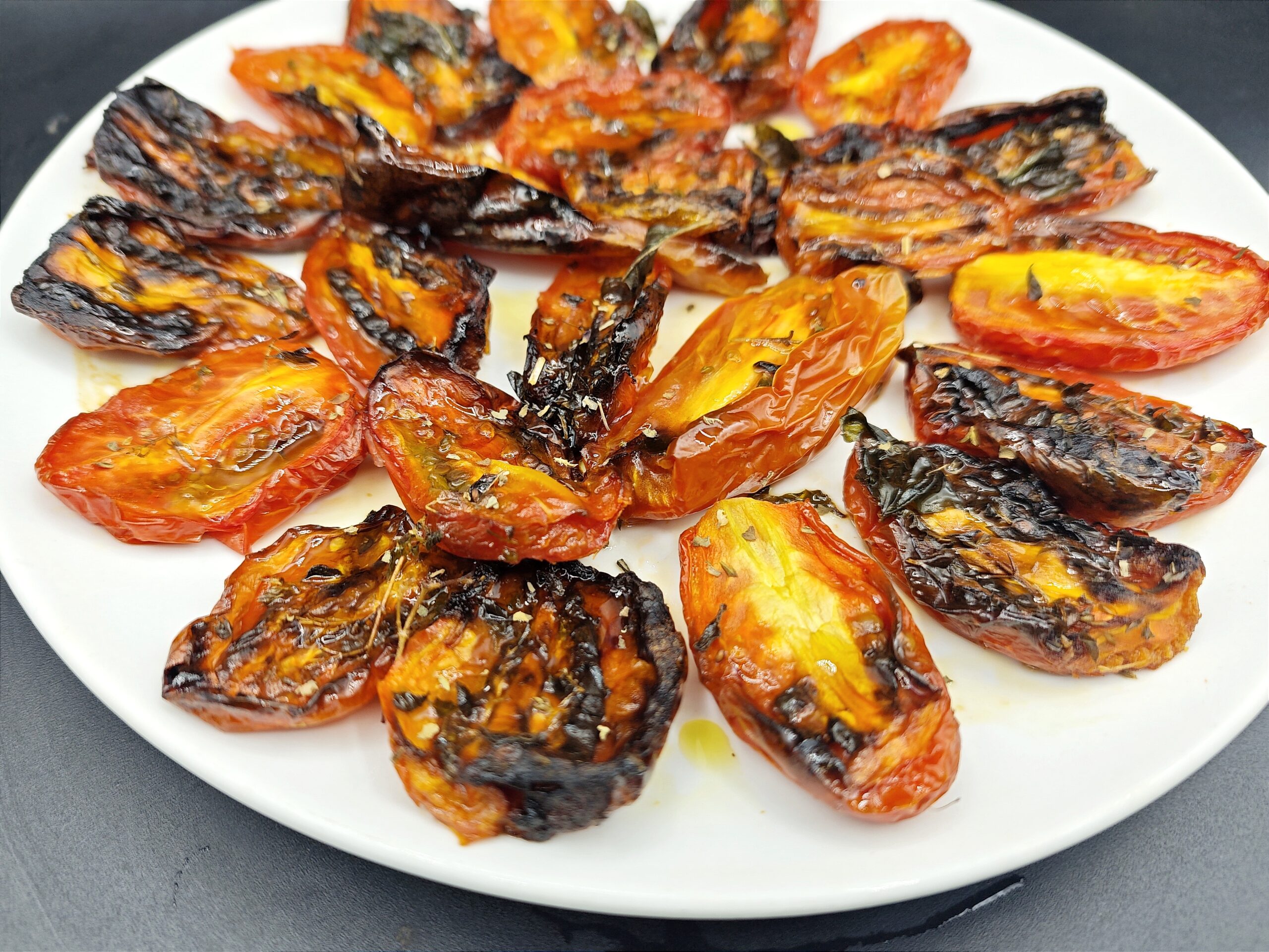 Tomates asados en freidora de aire