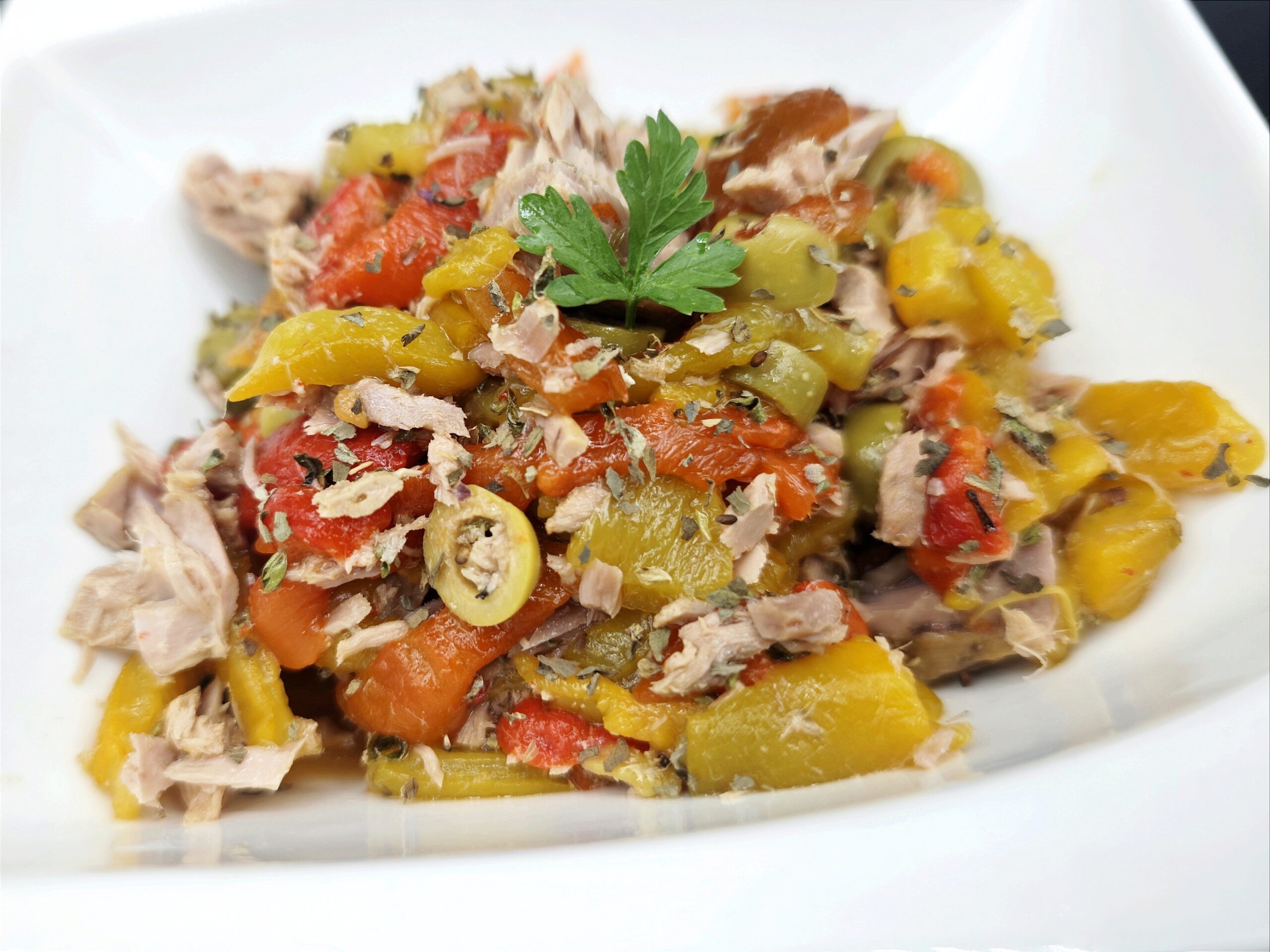 Ensalada de pimientos y atún