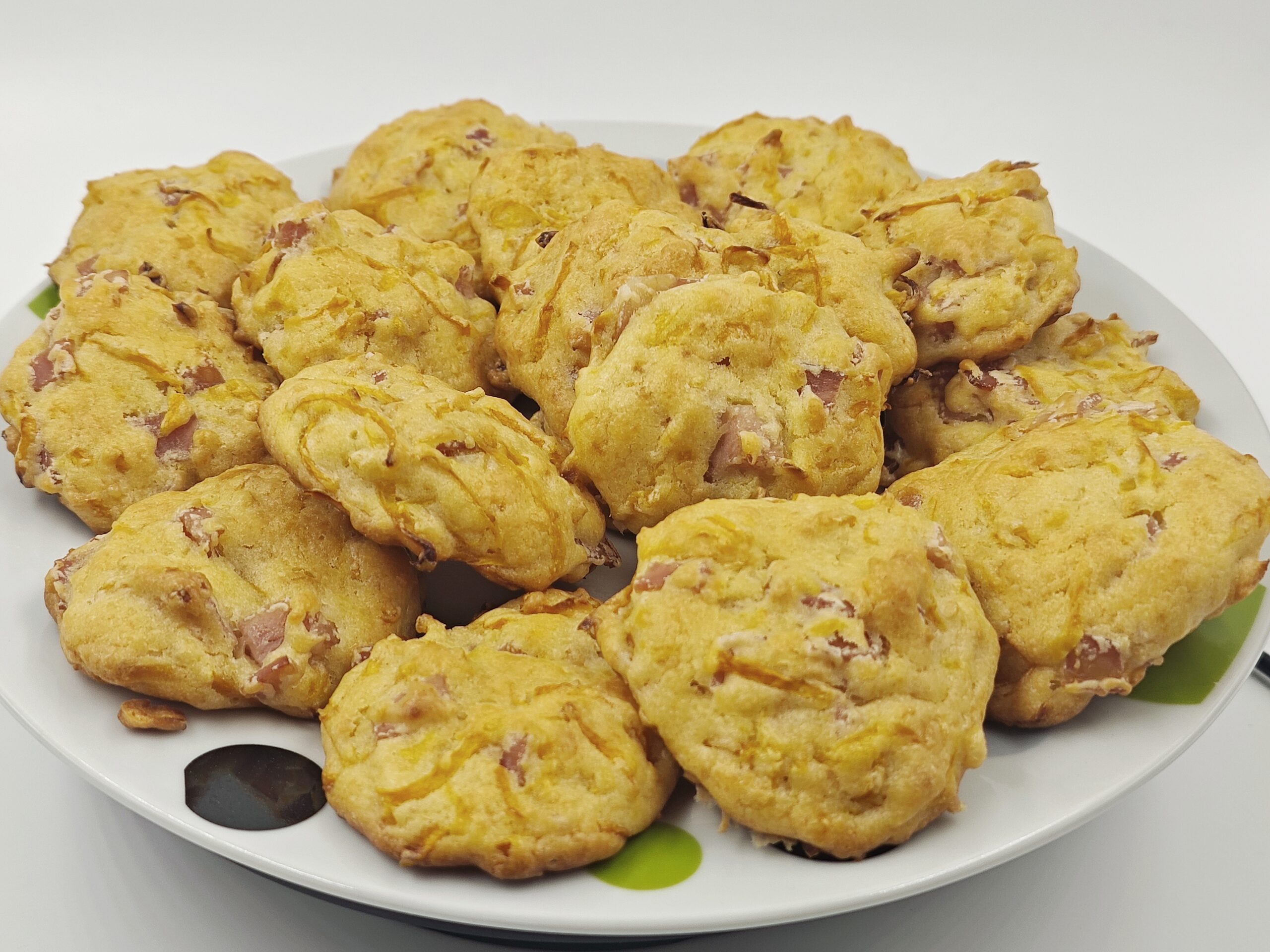 Buñuelos de calabaza y jamón cocido al horno