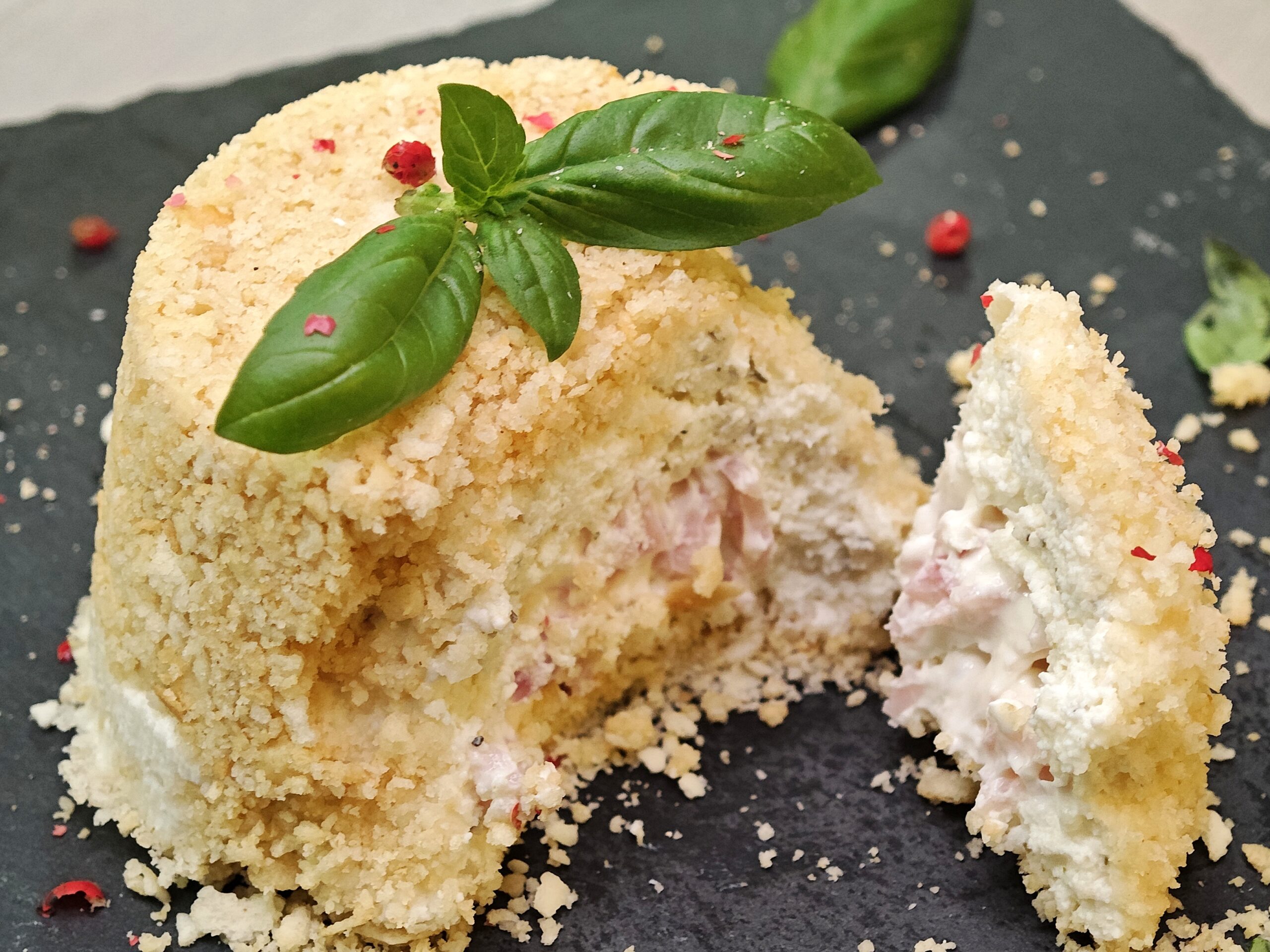 Tartaletas saladas rápidas con queso y jamón