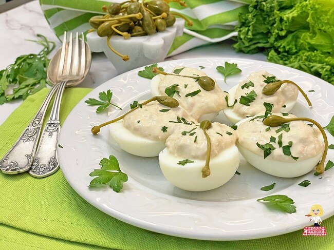 Huevos Rellenos de Atún entrante rápido