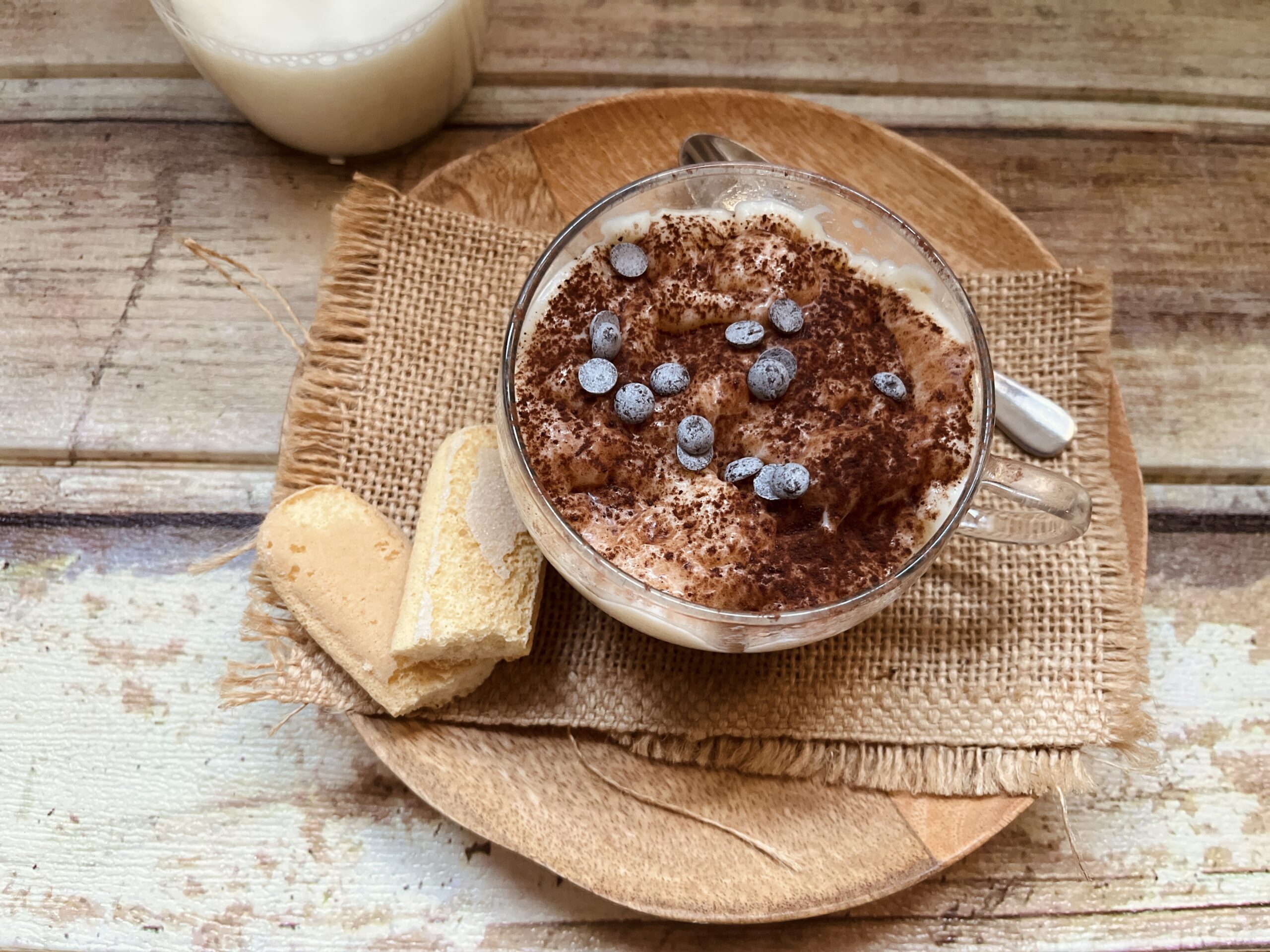 Tiramisú con leche