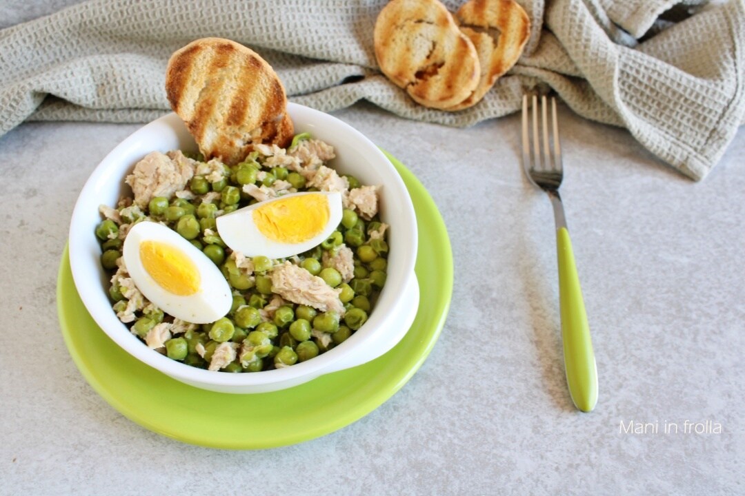 Guisantes con Atún y Huevos en sartén