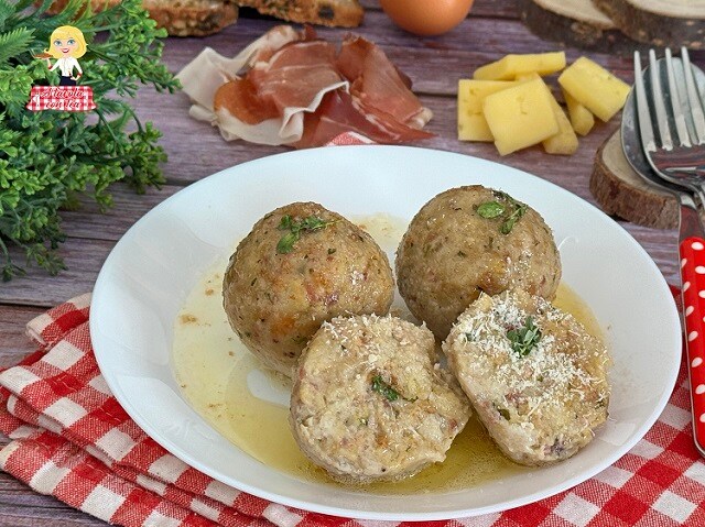 KNÖDEL CON MANTEQUILLA