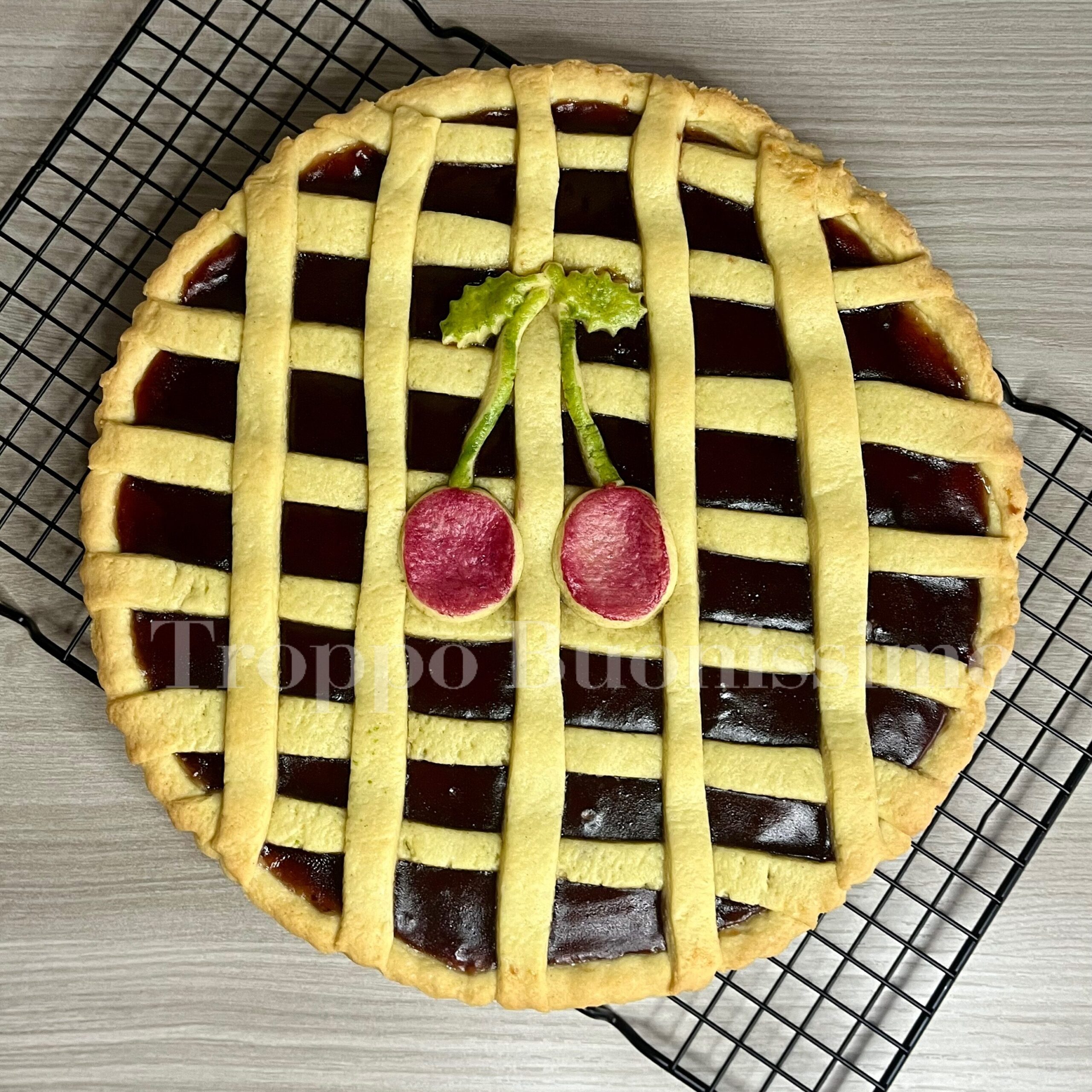 Tarta de mermelada de cerezas: el dulce de la abuela fácil, frágil y aromático