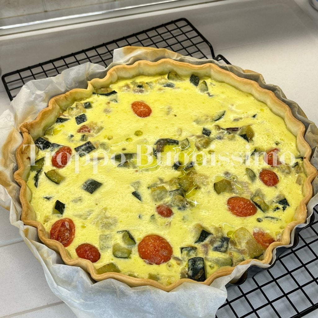 Tarta salada con verduras y masa brisé
