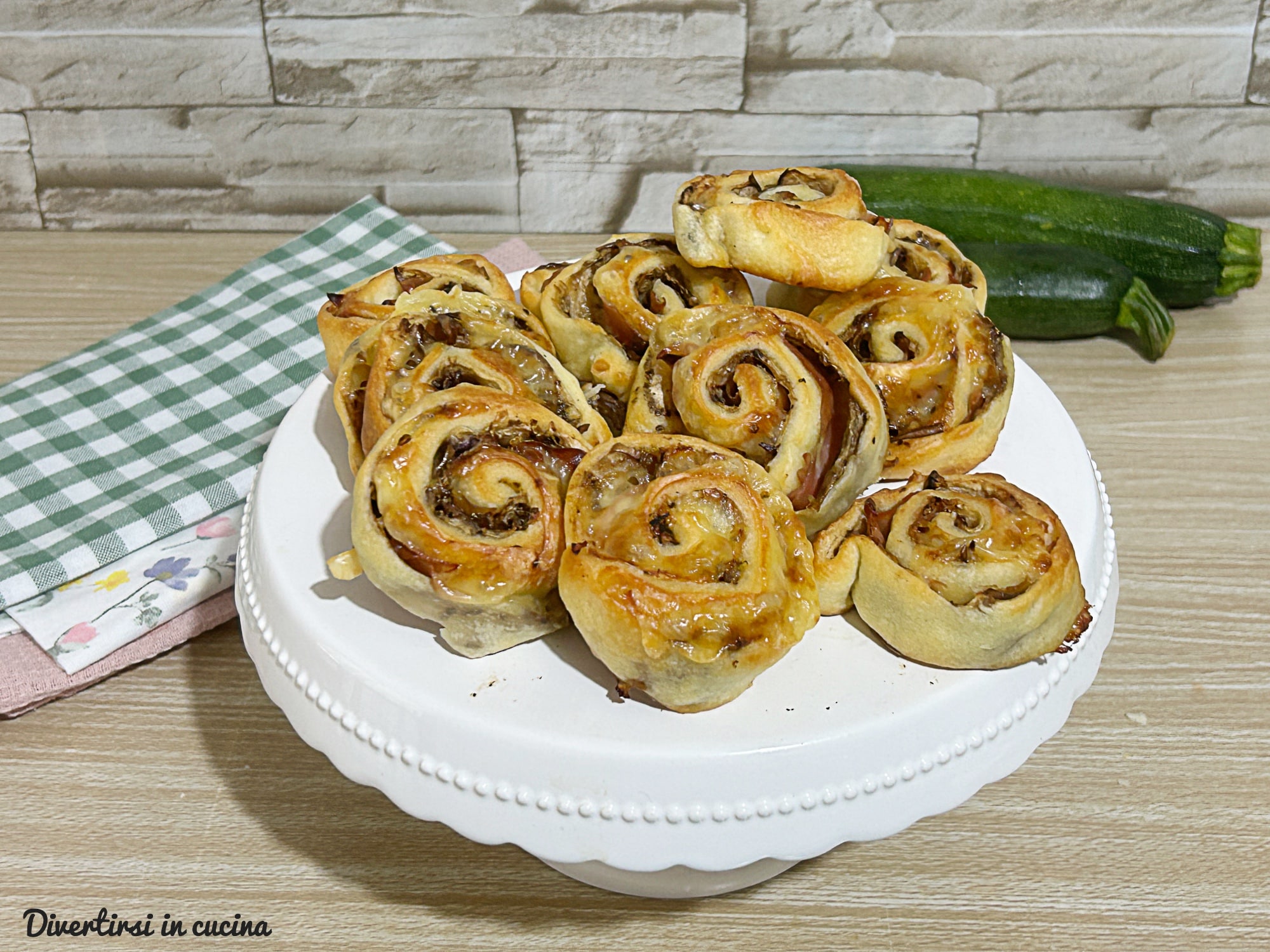 Rollitos de pizza con berenjenas