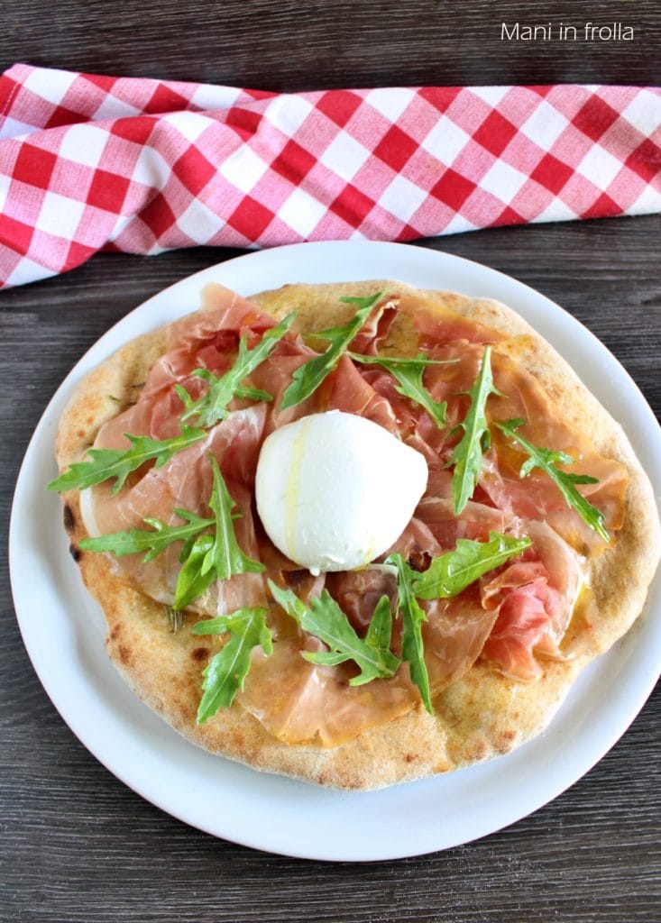 Pizza blanca con Jamón Serrano y Mozzarella de Búfala