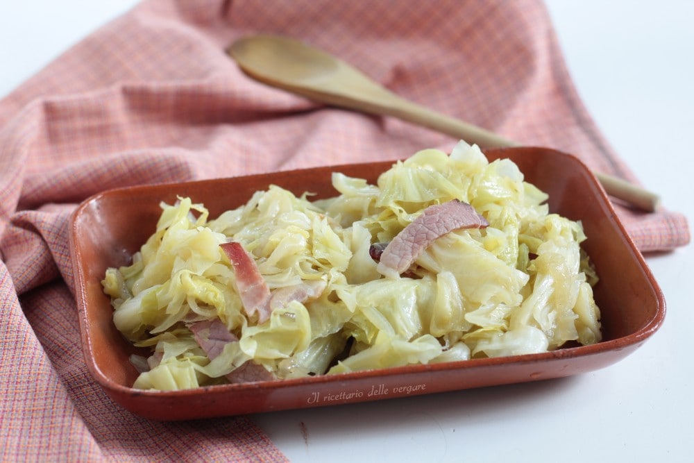 Col blanca con speck cocida en olla
