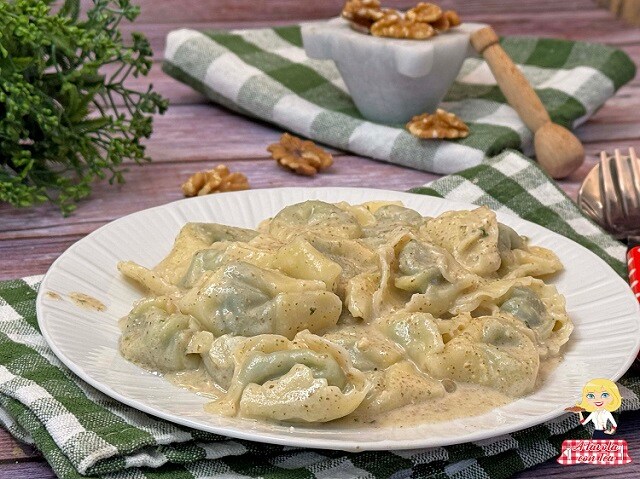 RAVIOLI CON SALSA DE NUECES