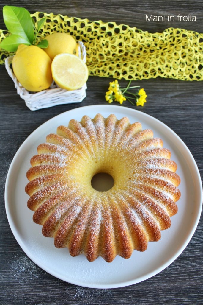 Tarta esponjosa de limón