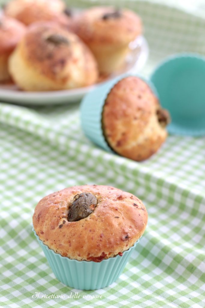 Muffin de atún y aceitunas verdes