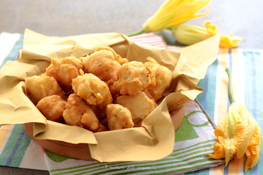 Buñuelos de flores de calabacín y patatas