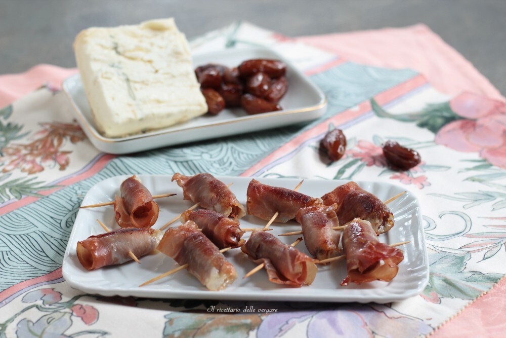 Dátiles con gorgonzola y speck