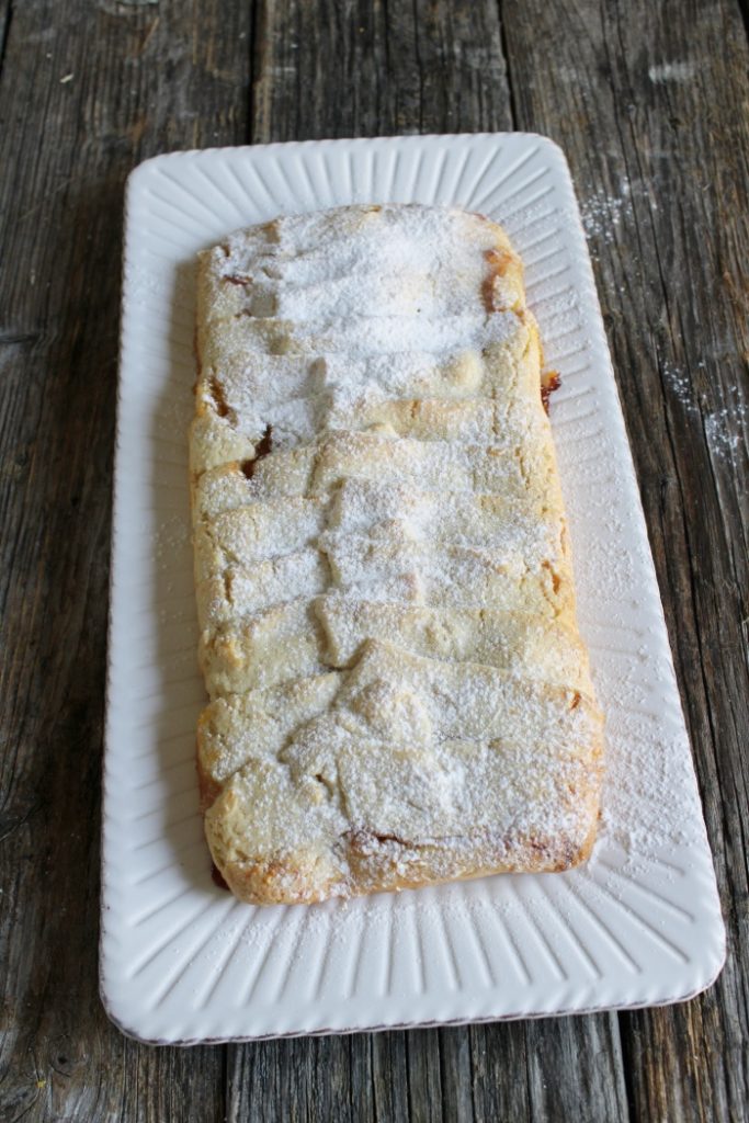 Strudel de masa quebrada con Melocotones y Amaretti