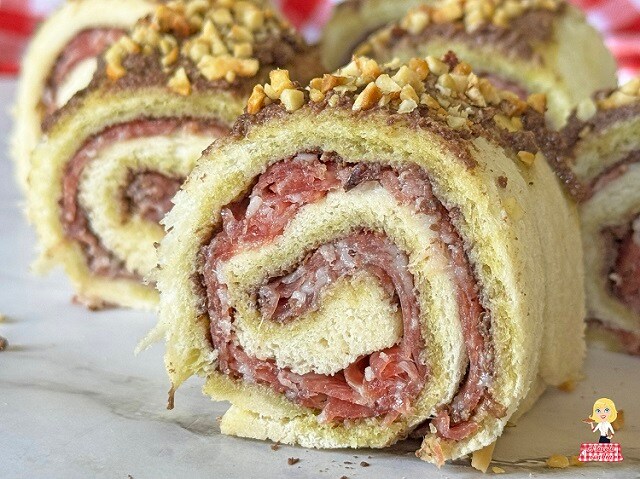 ENROLLADOS DE PAN DE MOLDE CON SALAMI Y PATÉ DE ACEITUNAS