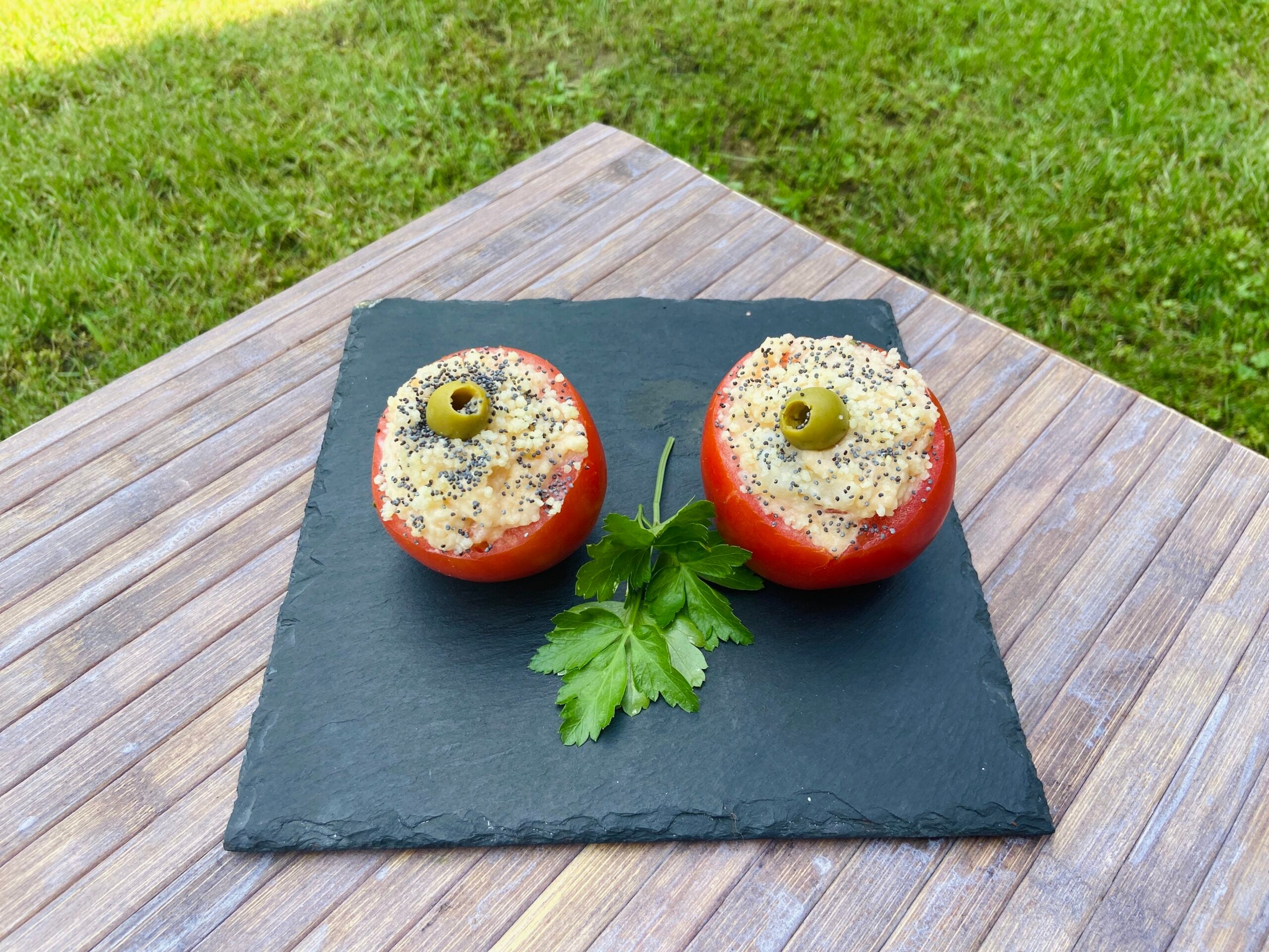 Tomates rellenos de cuscús y patatas