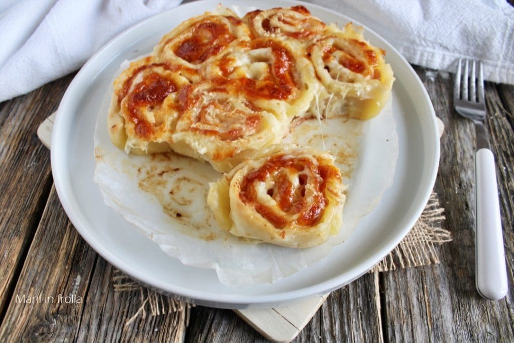 Rollitos de masa de Pizza con Jamón y Queso
