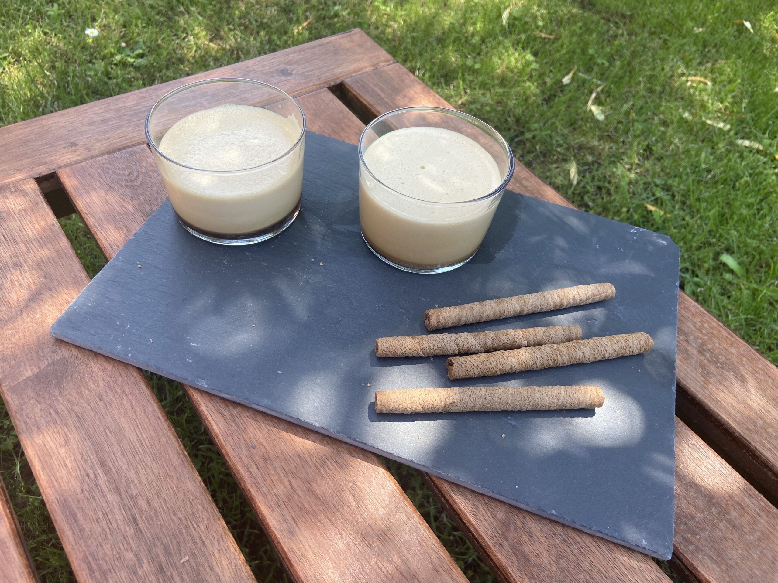 Café shakerato con la batidora