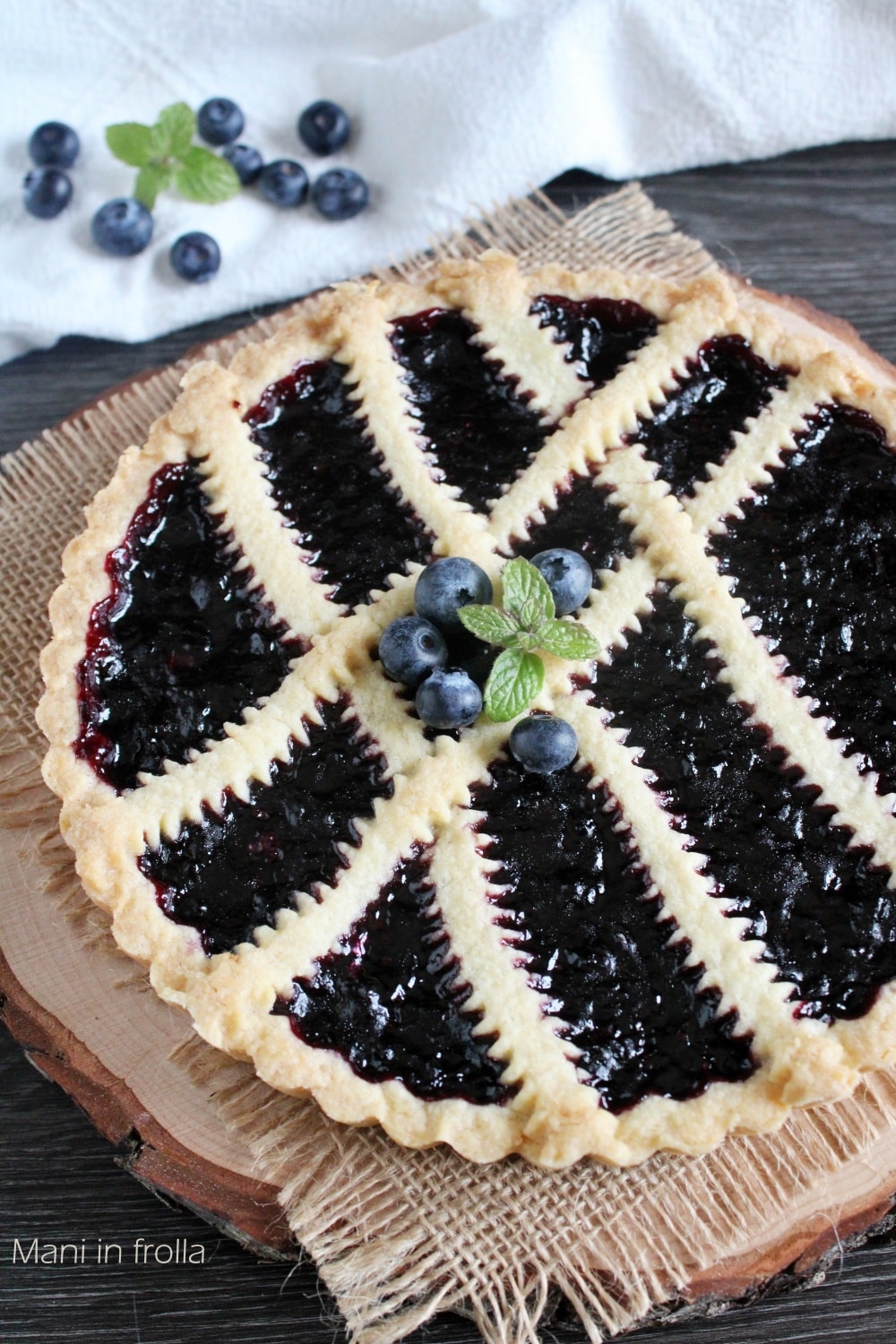 Tarta de manzana con mermelada y amaretti secos