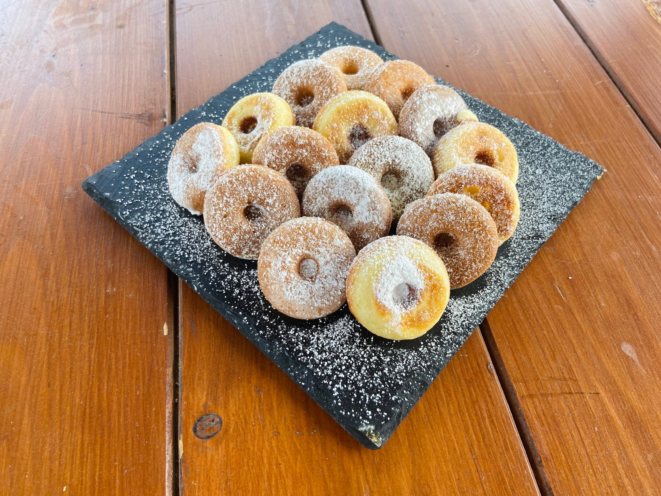 Rosquillas muy esponjosas cocidas con la plancha