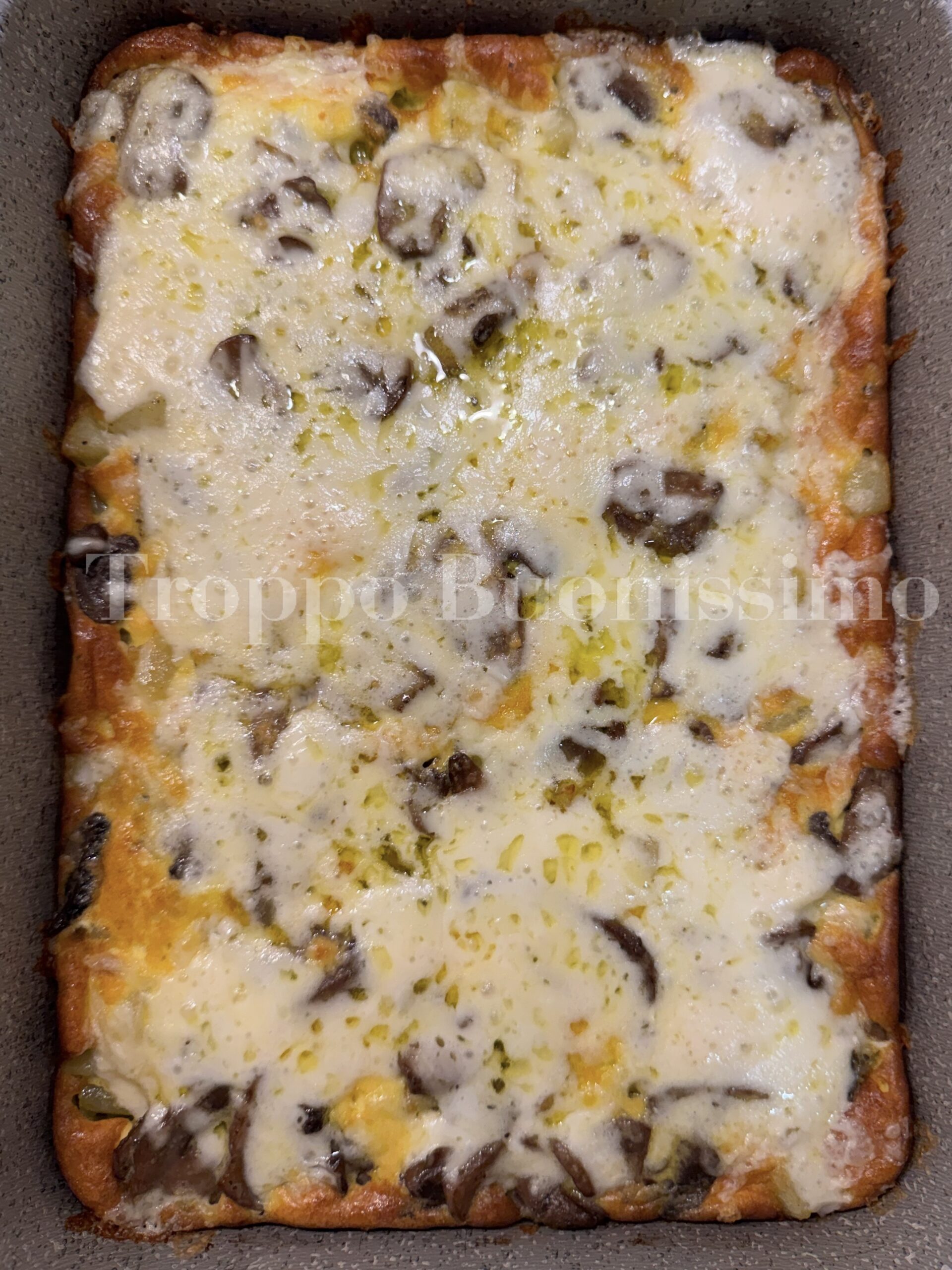 Pastel de patatas y champiñones fundente
