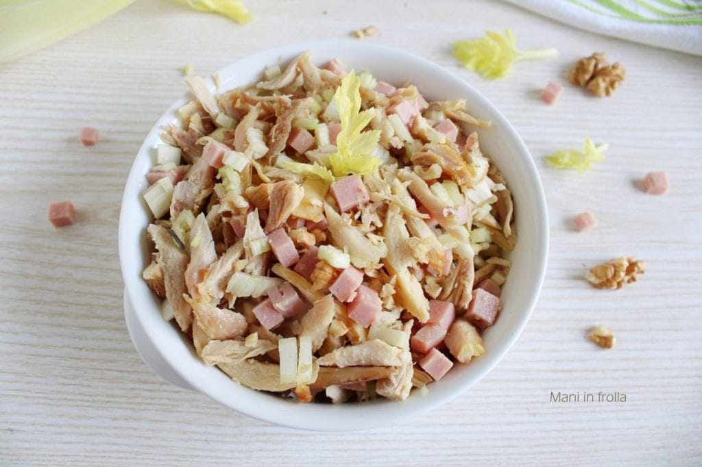 Ensalada de pollo con jamón y apio