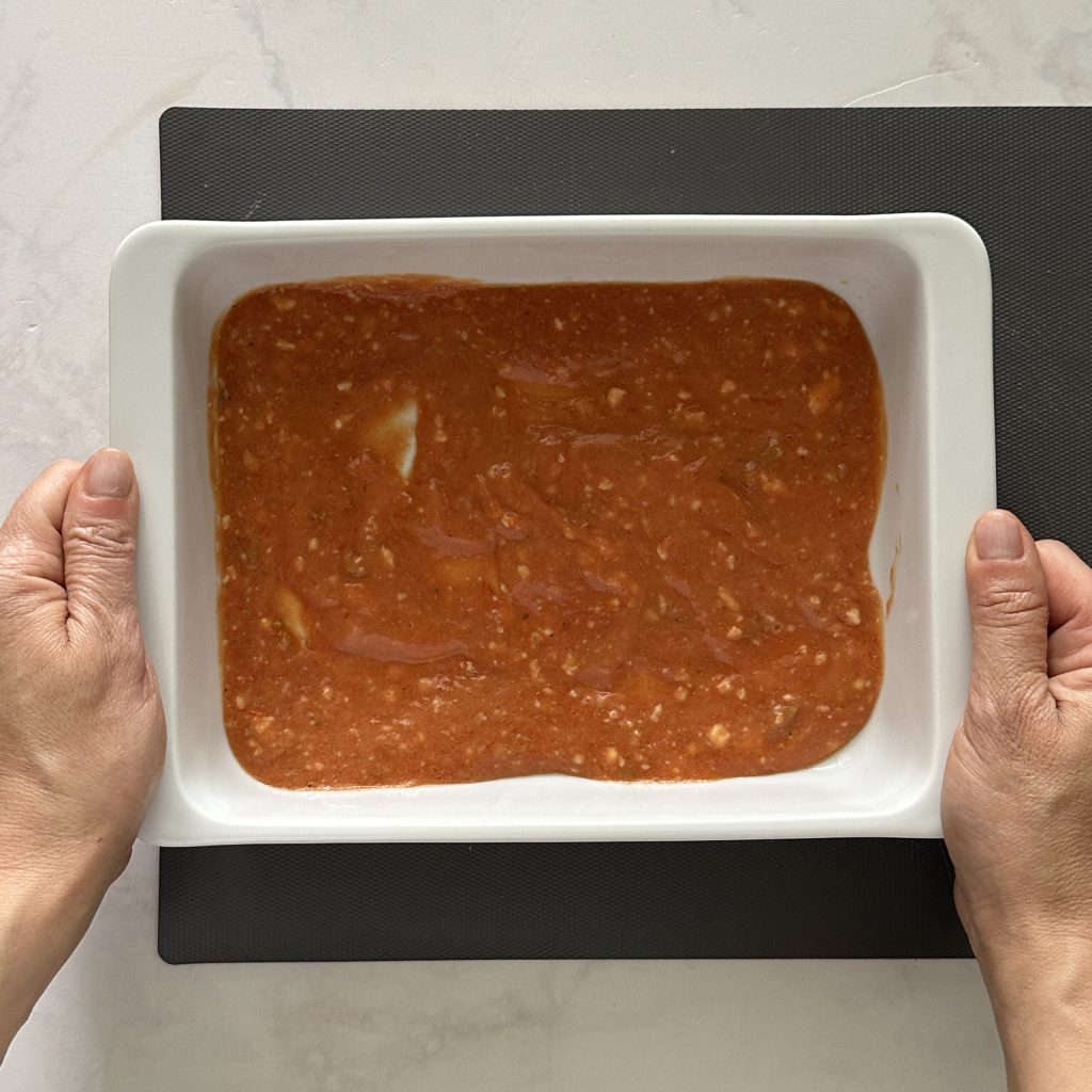 salsa en bandeja para hacer los canelones en microondas