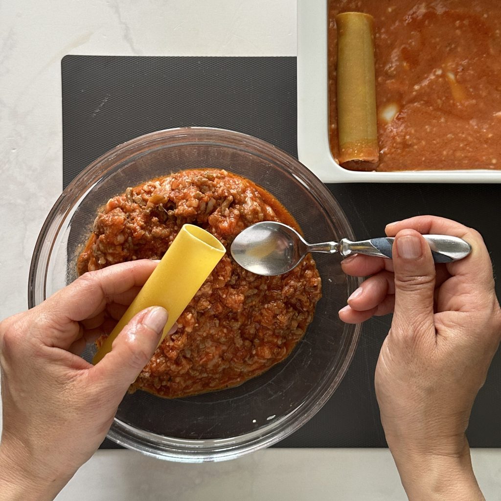 cómo se rellenan los canelones para cocer en microondas