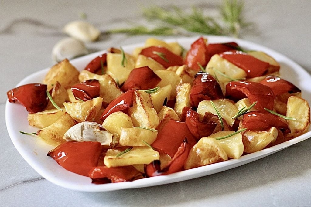 Pimientos y patatas en freidora de aire, trucos y beneficios