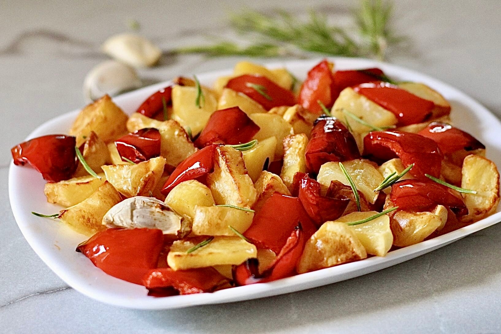 Pimientos y patatas en freidora de aire, trucos y beneficios