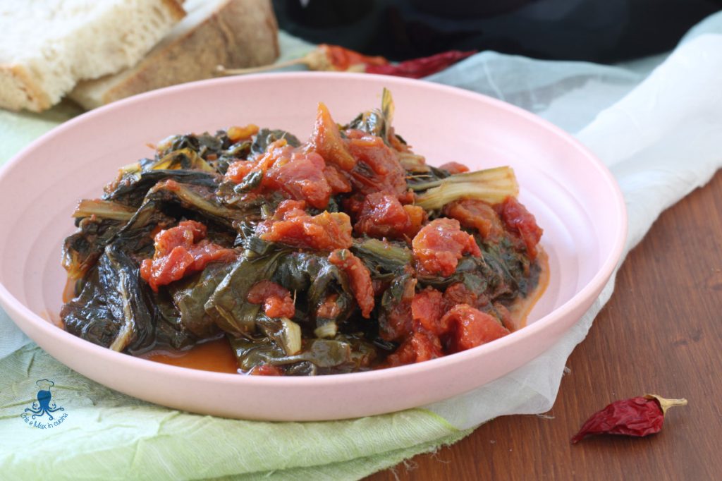 Acelga con tomate en el multicooker