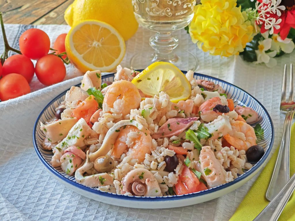 Ensalada de marisco con cebada