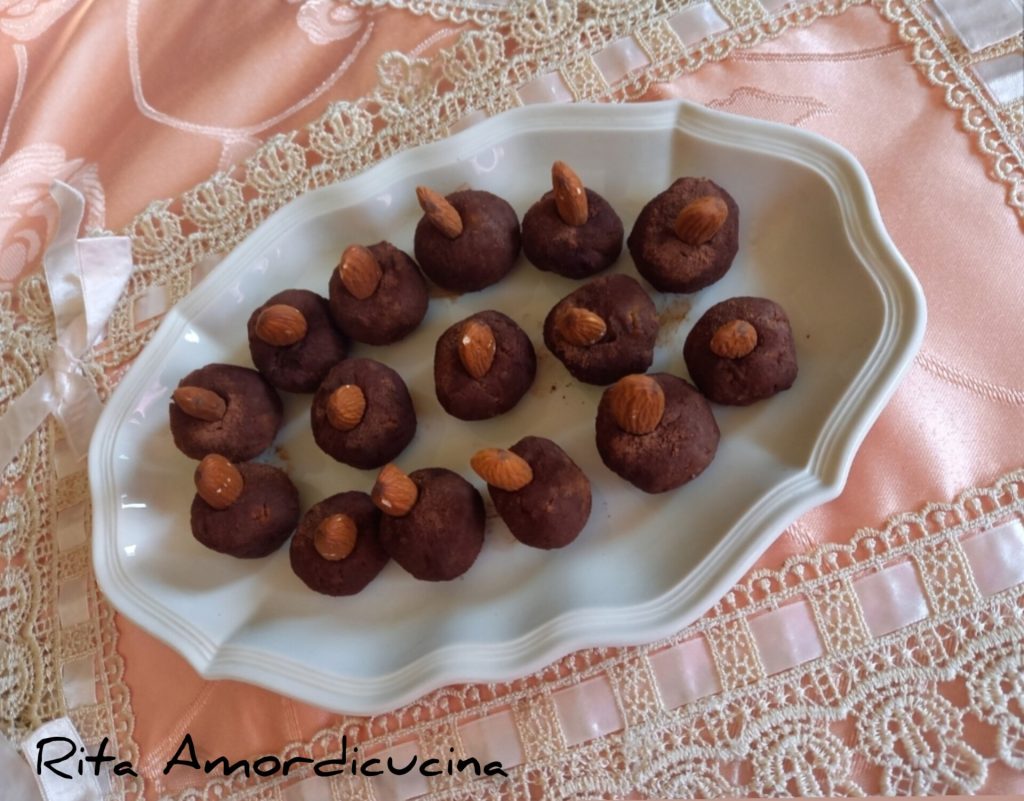 Trufas de almendra y chocolate negro