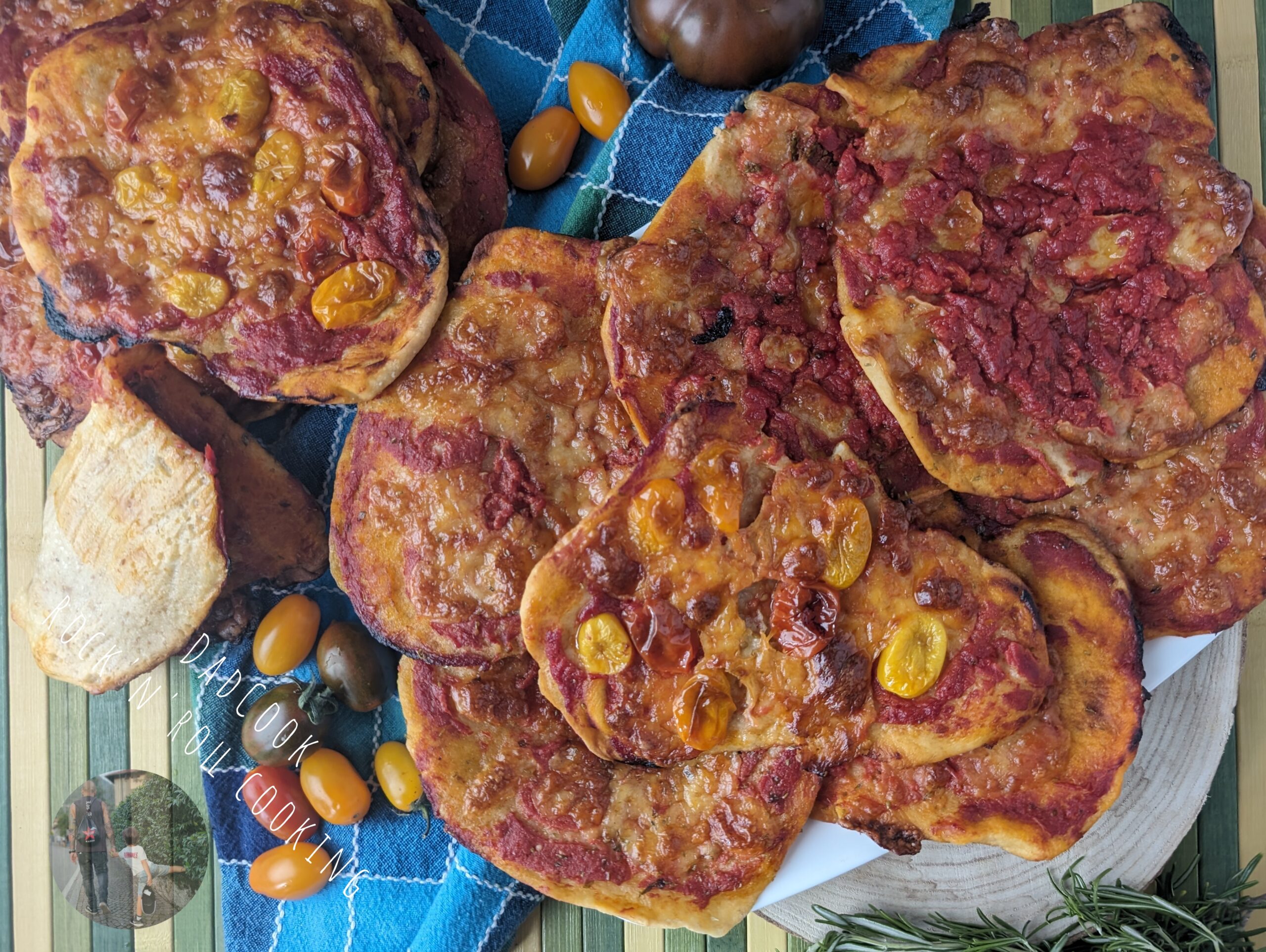 Pizzitas a la cartera con tomate suaves y crujientes