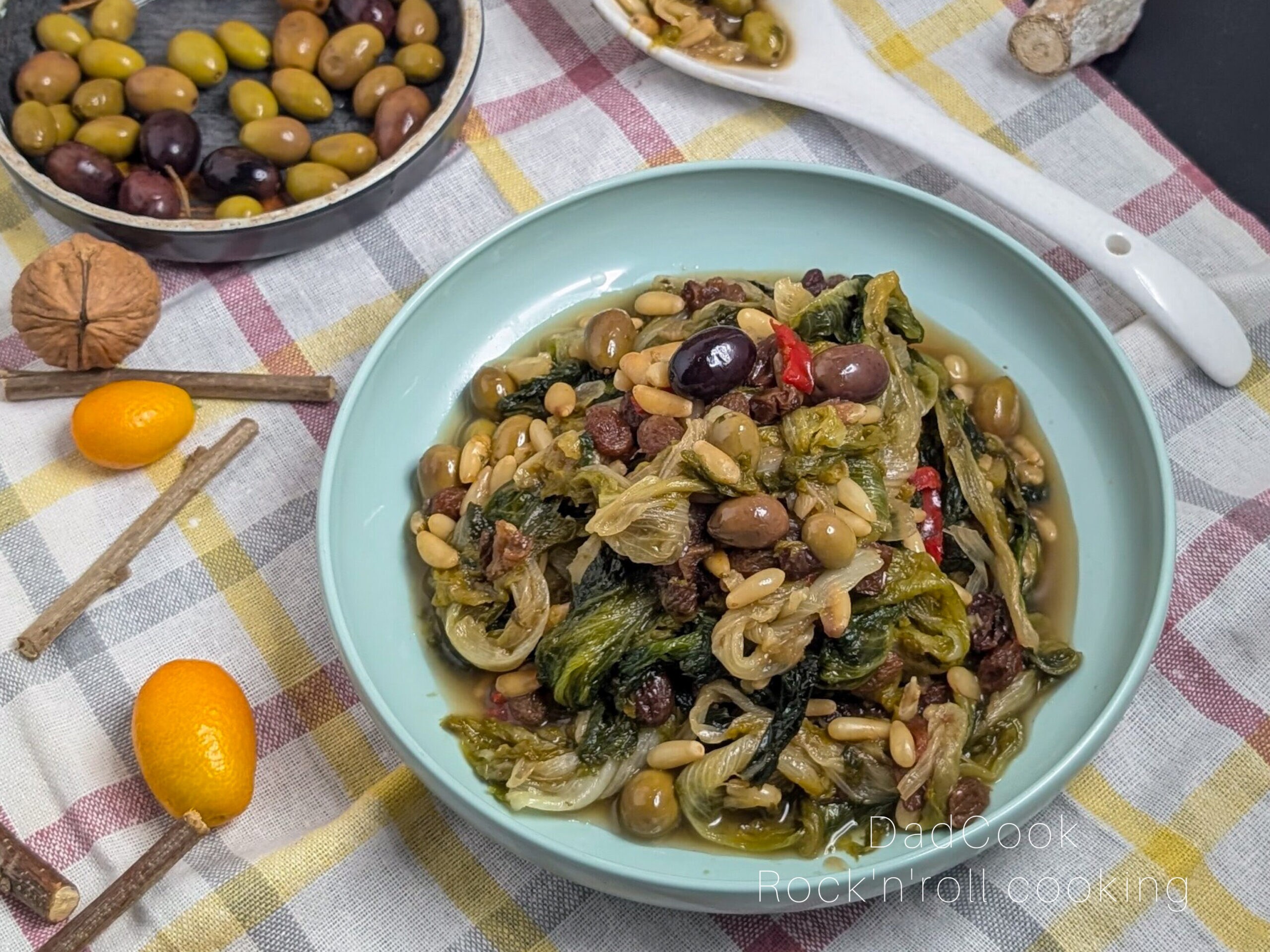 Escarola salteada a la napolitana