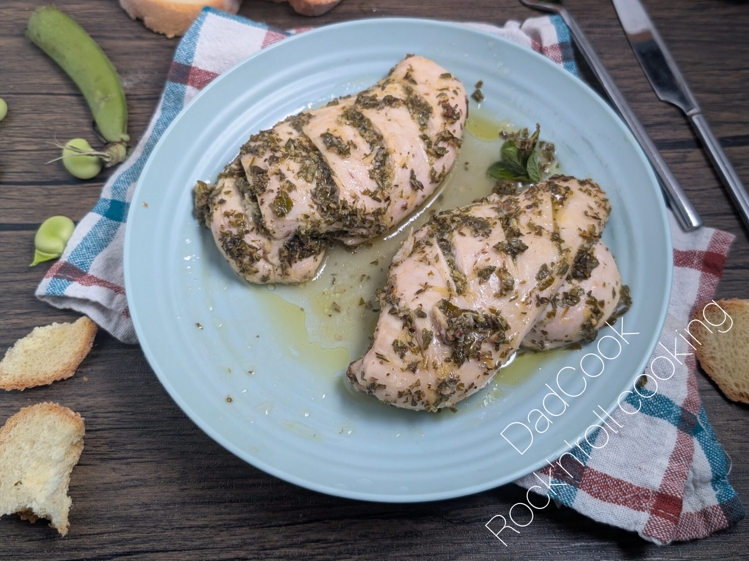 Pollo al Limón y Hierbas Aromáticas: Un Segundo Plato Fit y Sabroso