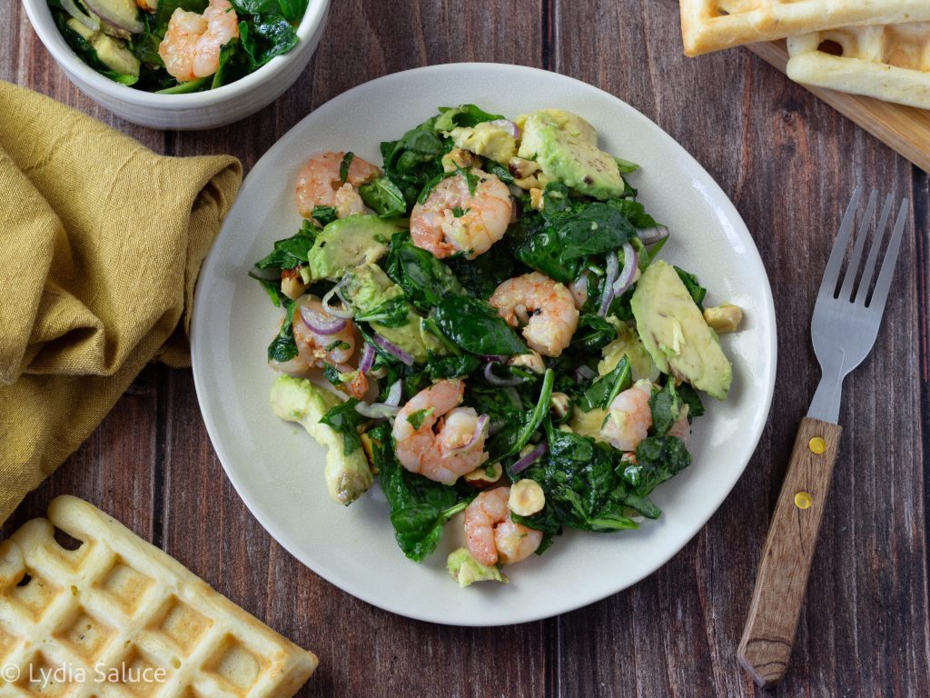 Ensalada de gambas y aguacate