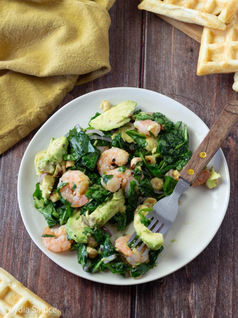 Ensalada de gambas y aguacate