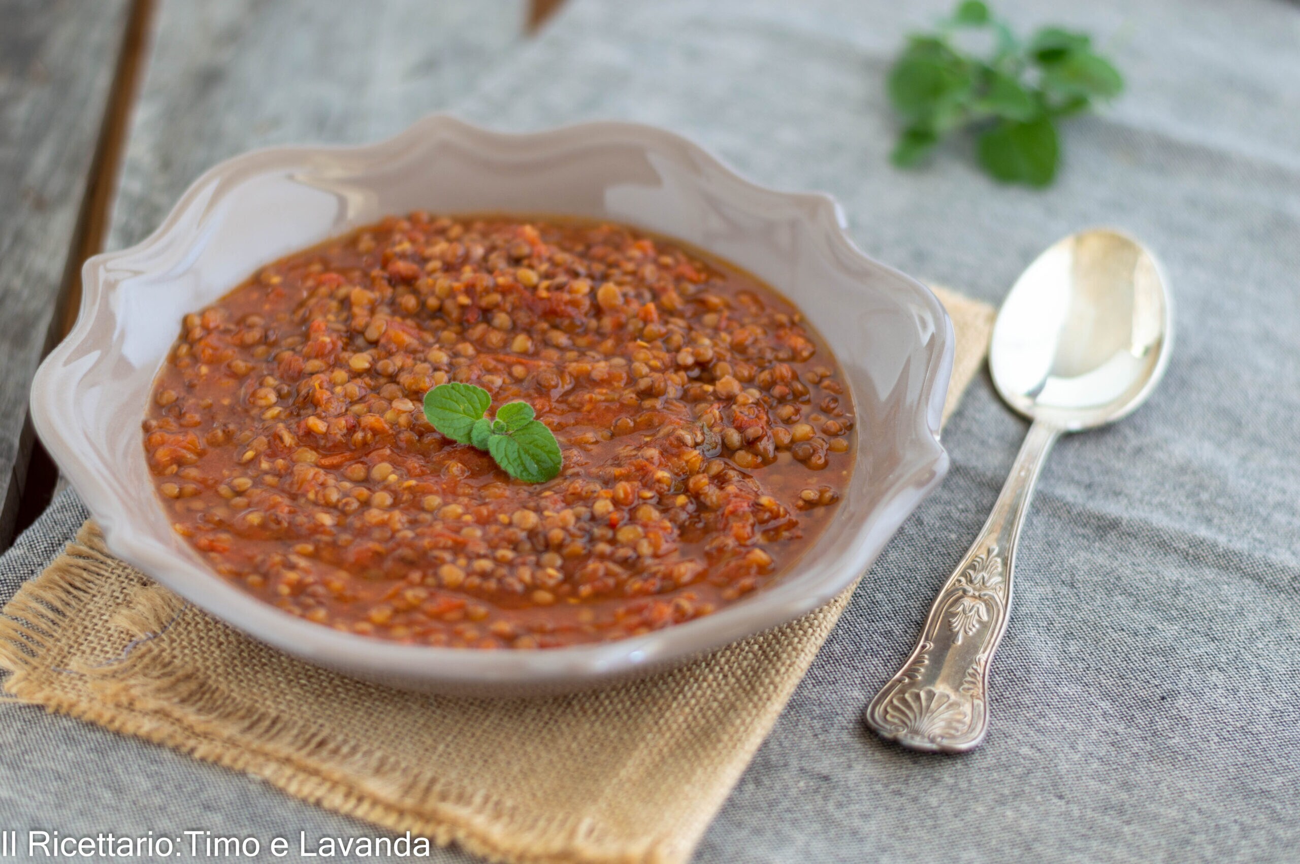 Lentejas guisadas con tomate