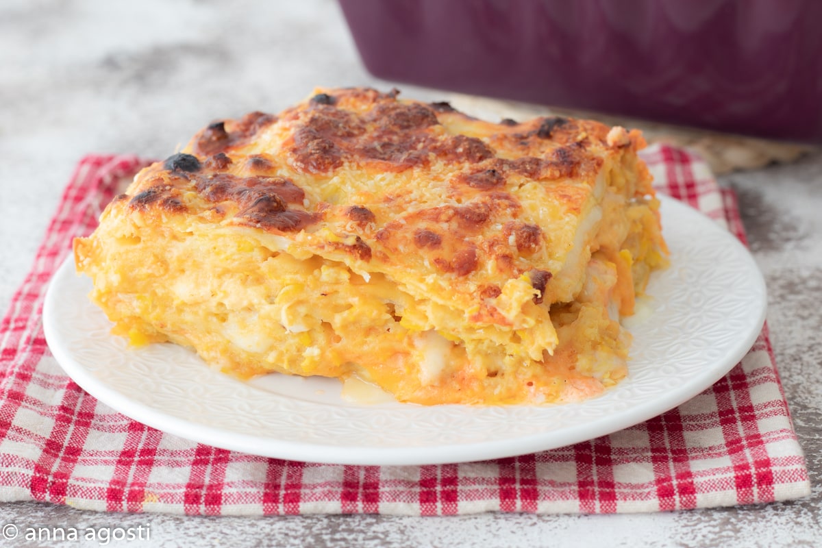 Lasaña blanca de pollo y bechamel